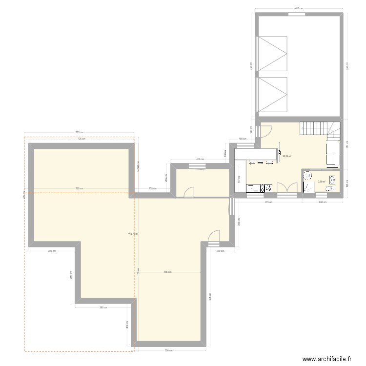 Maison avec extension. Plan de 3 pièces et 151 m2