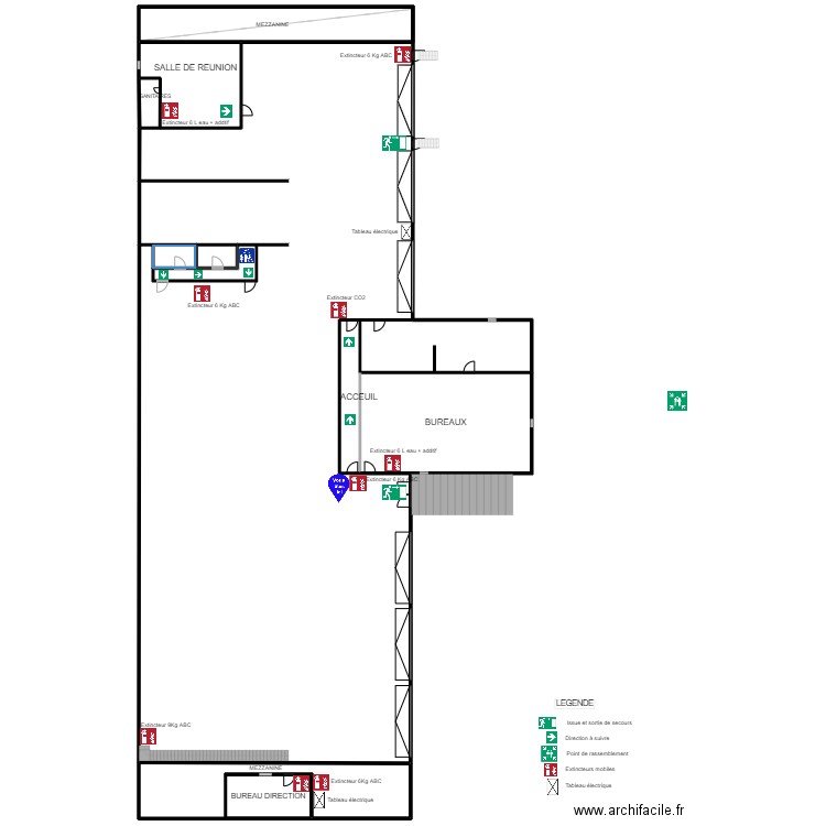 angles. Plan de 8 pièces et 832 m2