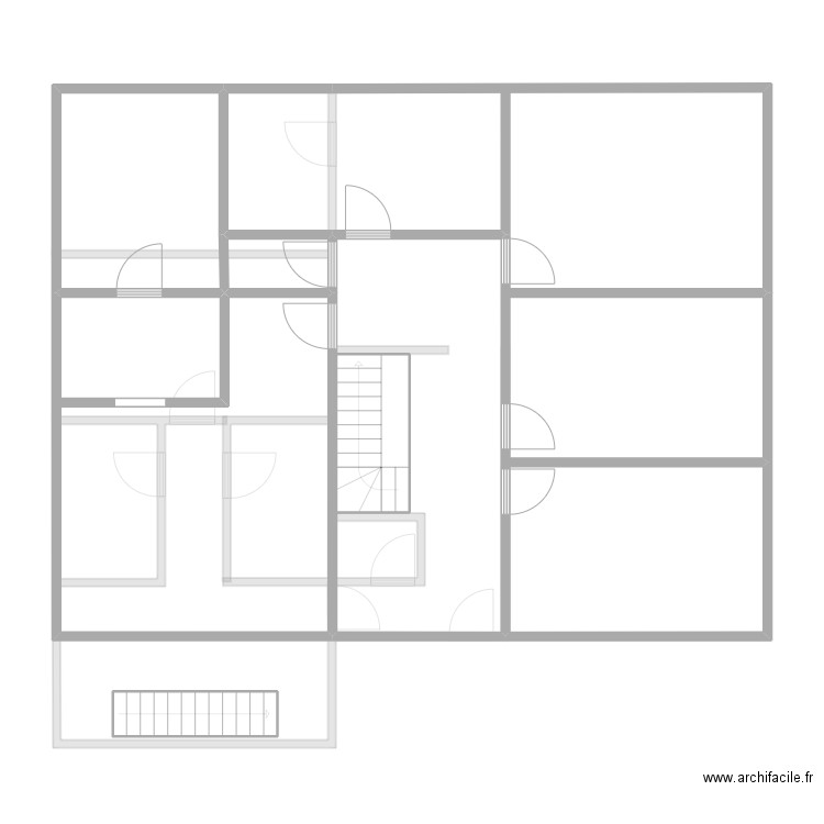 CYP. Plan de 8 pièces et 123 m2