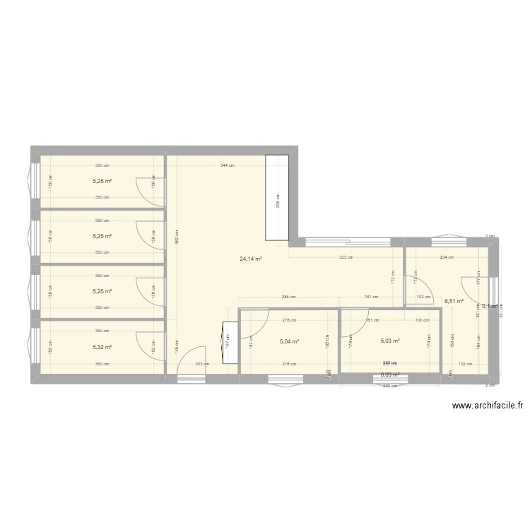 Maison Chien. Plan de 10 pièces et 62 m2