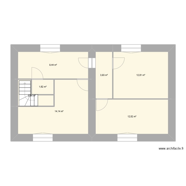 Etage. Plan de 7 pièces et 57 m2