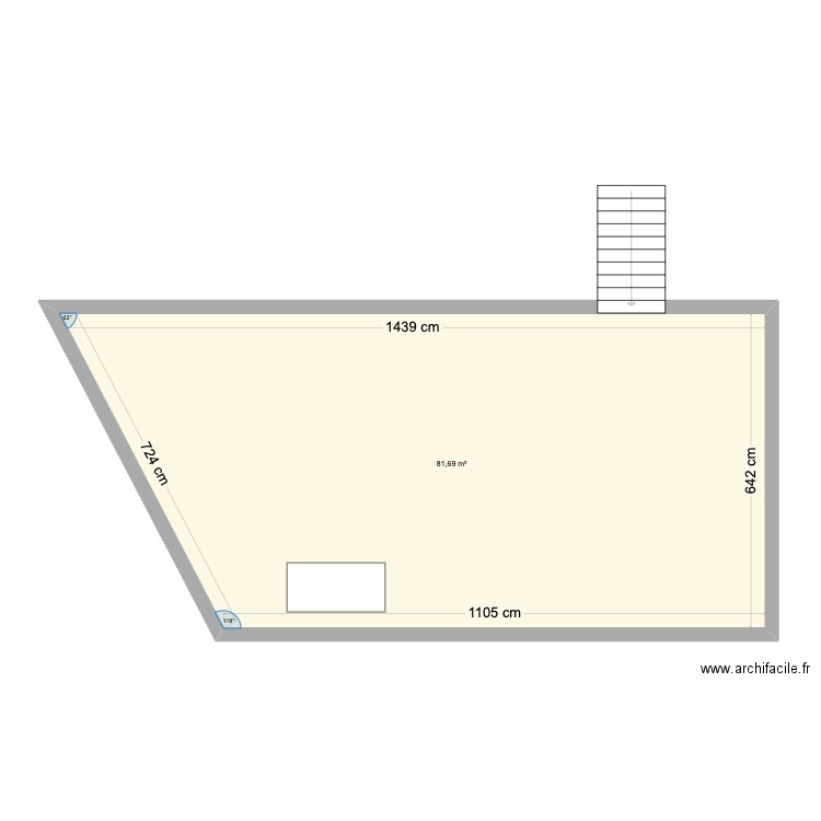 16RC. Plan de 1 pièce et 82 m2