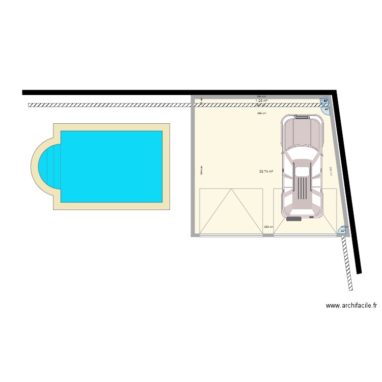 garage plus picine. Plan de 0 pièce et 0 m2