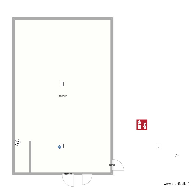 Club. Plan de 1 pièce et 81 m2