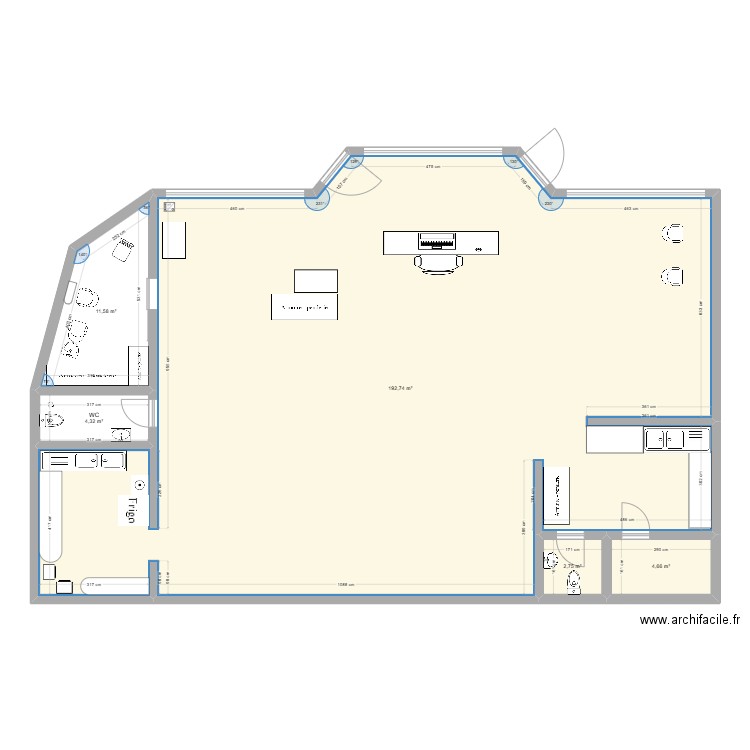 Dossier U6. Plan de 5 pièces et 216 m2