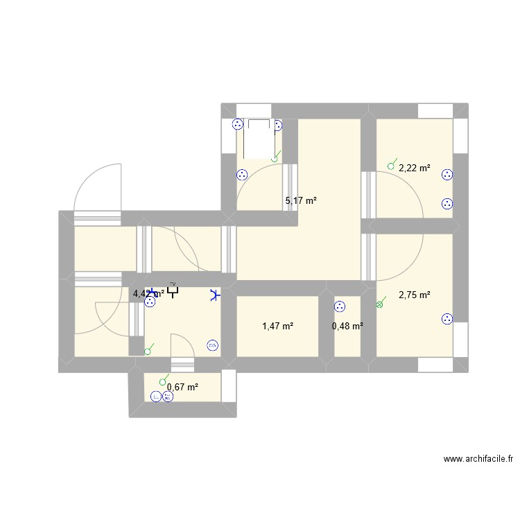 MAISON. Plan de 7 pièces et 17 m2