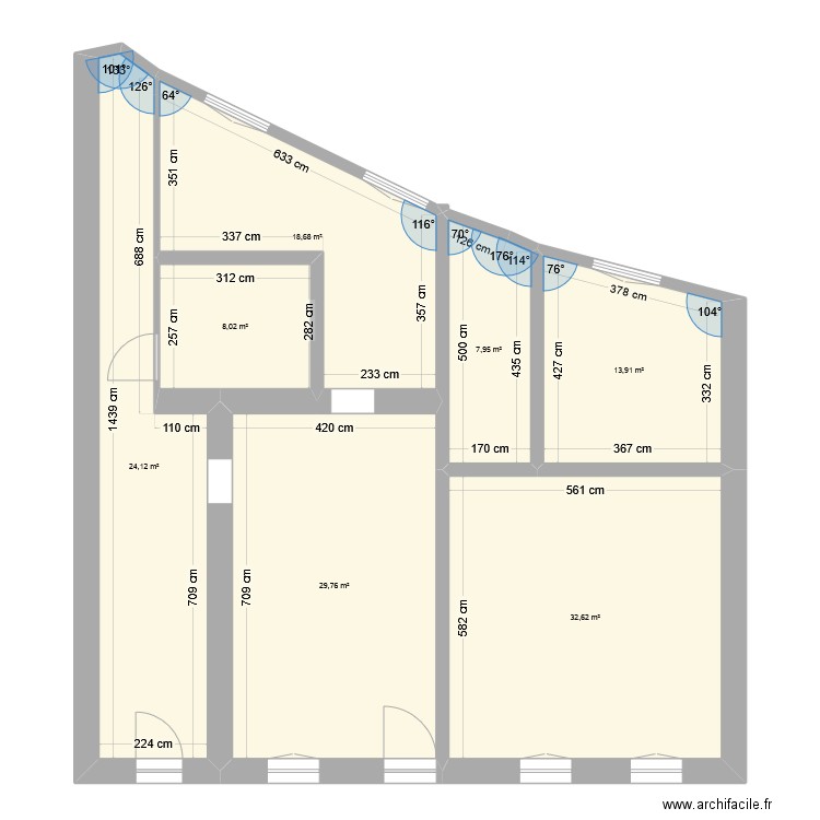 AUBERGE_TENTATIVE. Plan de 7 pièces et 135 m2