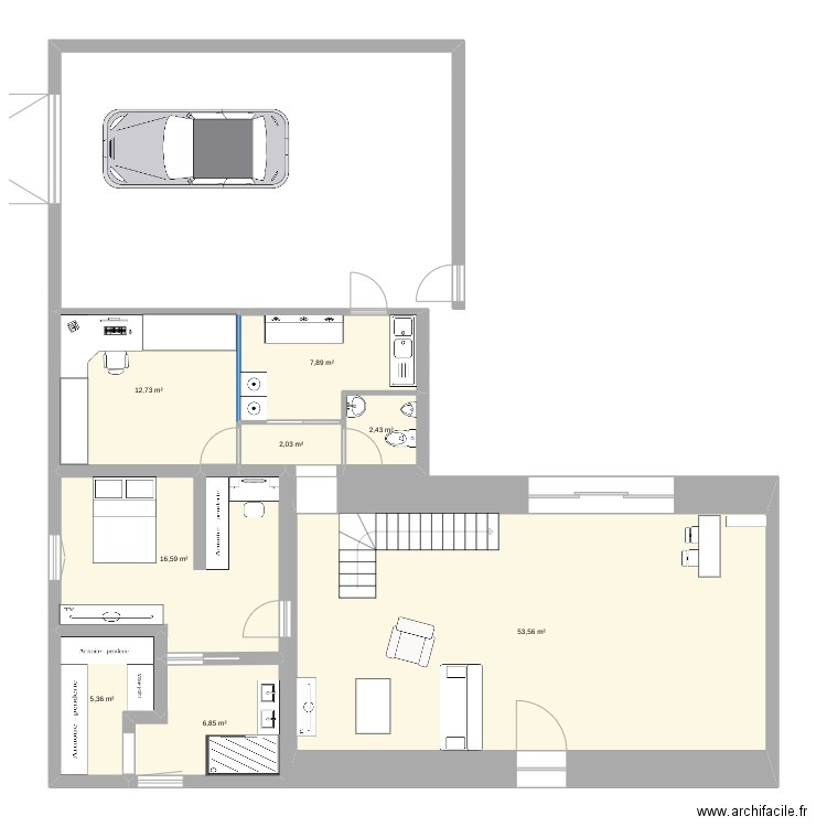 Roquecave. Plan de 8 pièces et 107 m2