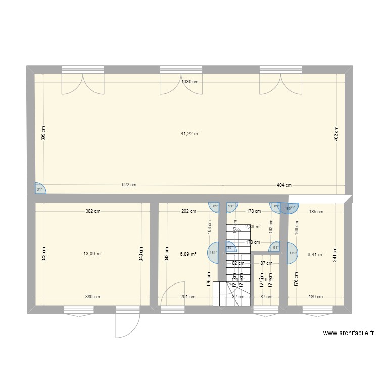 rdc. Plan de 7 pièces et 73 m2