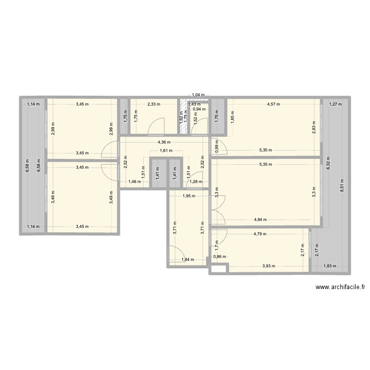 Maison travaux. Plan de 17 pièces et 109 m2