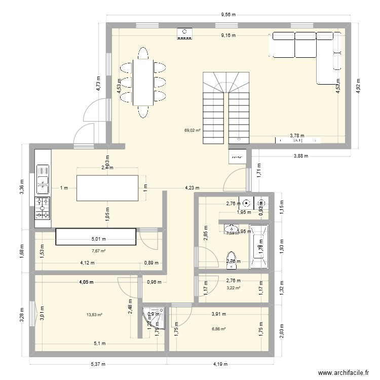 maison Rx. Plan de 6 pièces et 108 m2