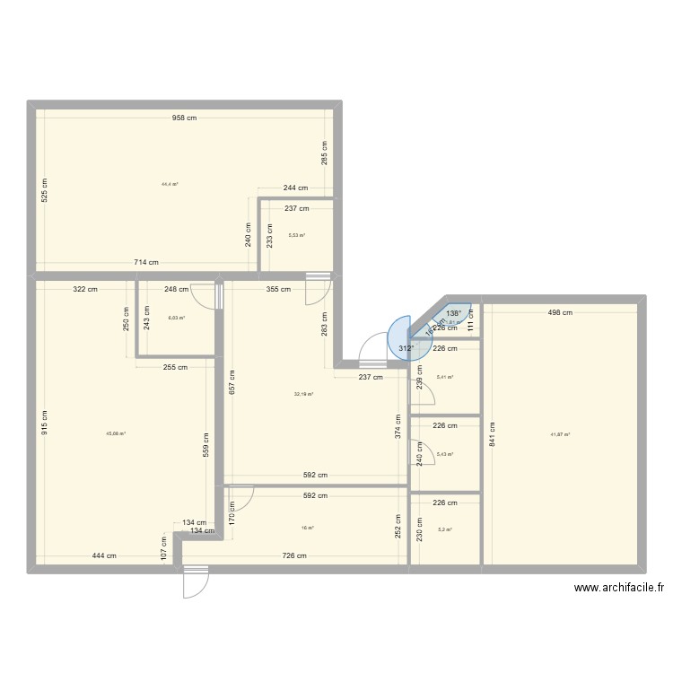 local st naz 300k. Plan de 11 pièces et 209 m2