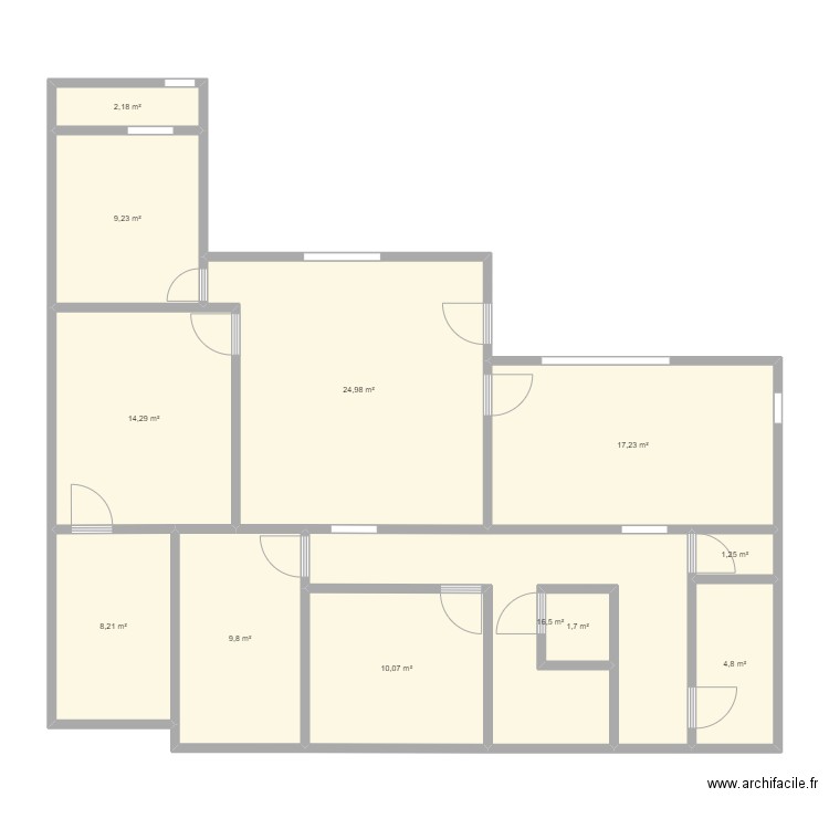 Maison. Plan de 12 pièces et 120 m2