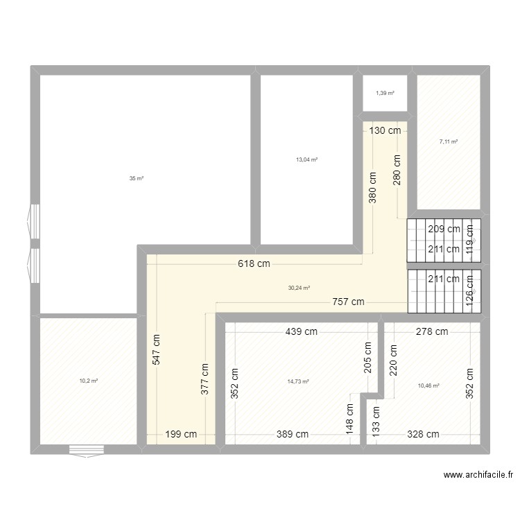 MaisonGrenadeRDC. Plan de 8 pièces et 122 m2