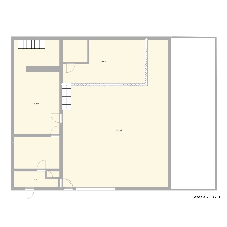 BENAND. Plan de 4 pièces et 180 m2