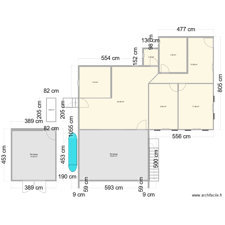 Maison et terrasse. Plan de 10 pièces et 118 m2