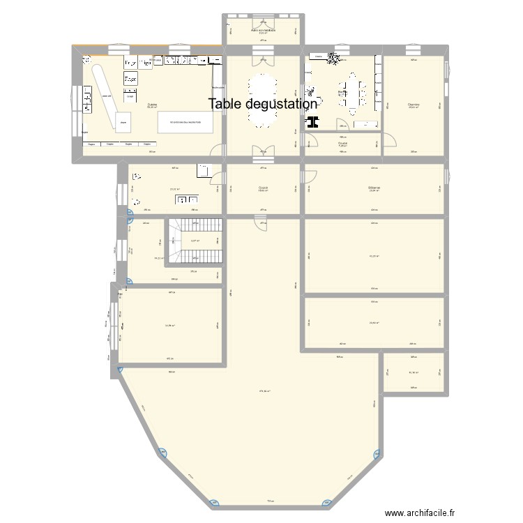 projet. Plan de 16 pièces et 532 m2