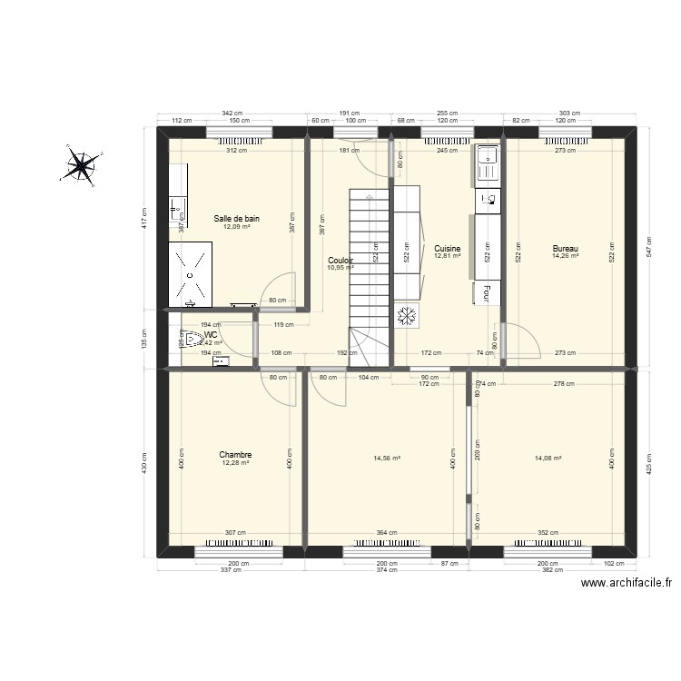 Maison R+1. Plan de 8 pièces et 93 m2