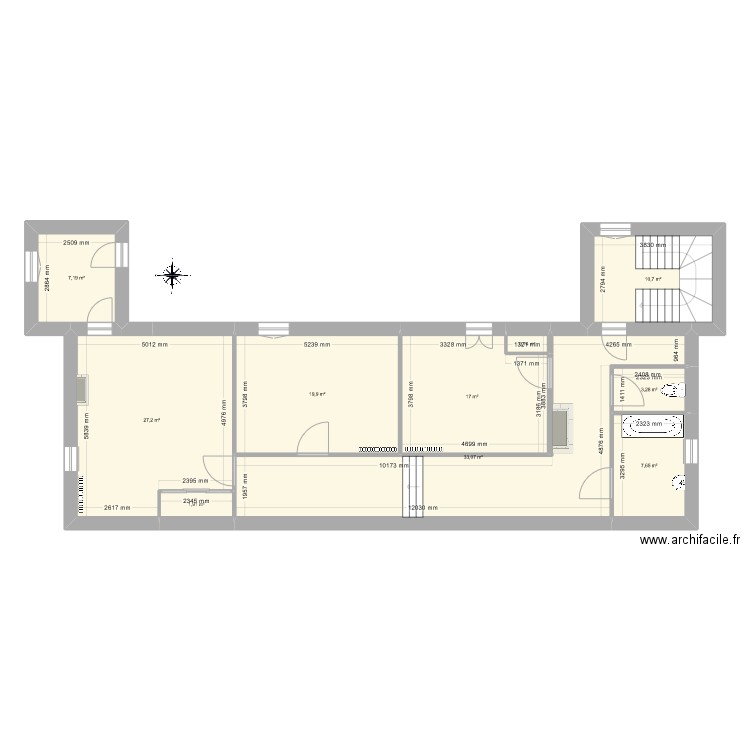 Etage chapilliere grande maison. Plan de 10 pièces et 129 m2