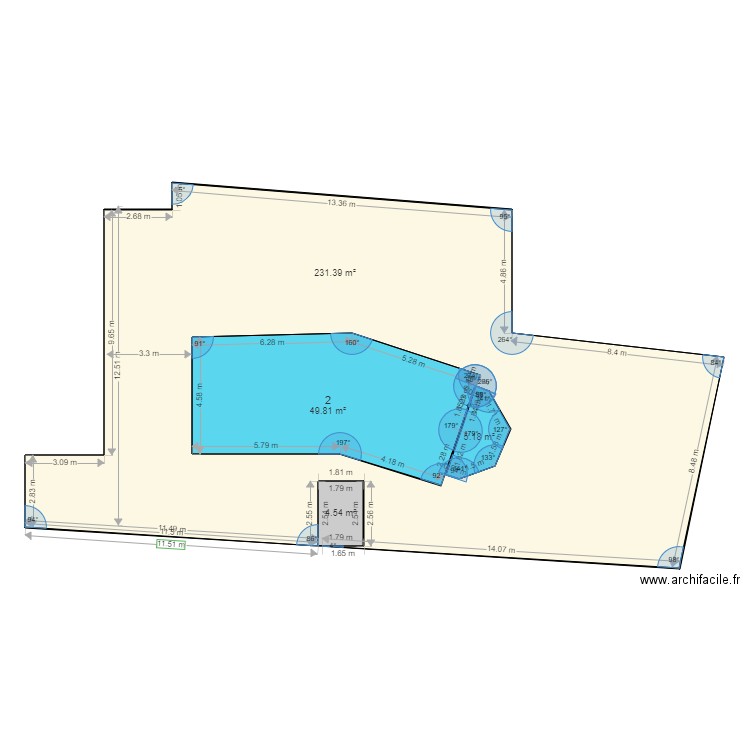 piscine. Plan de 4 pièces et 346 m2