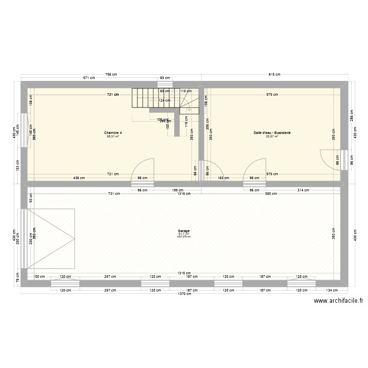 Maison. Plan de 3 pièces et 100 m2