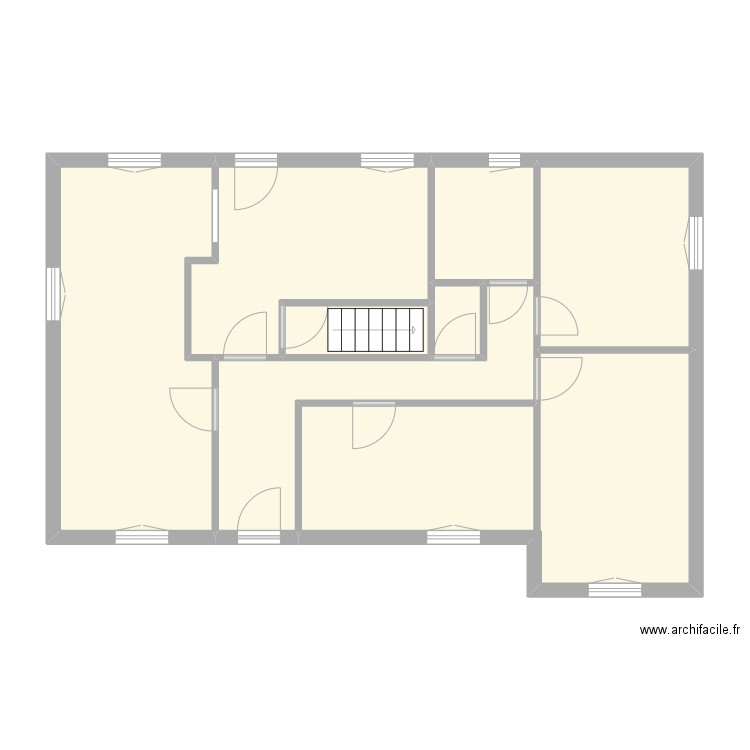 Rez de chausse. Plan de 8 pièces et 79 m2