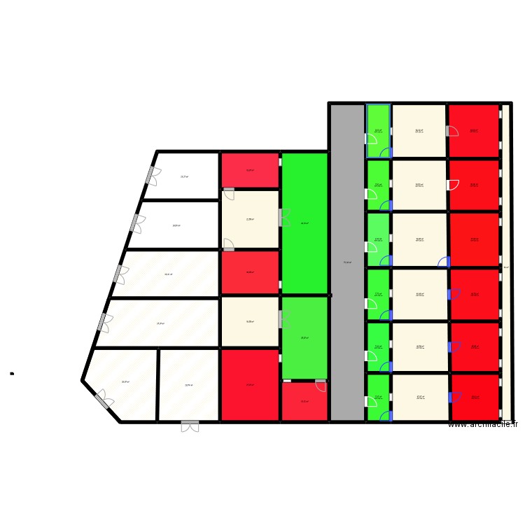 LOT 1. Plan de 34 pièces et 708 m2