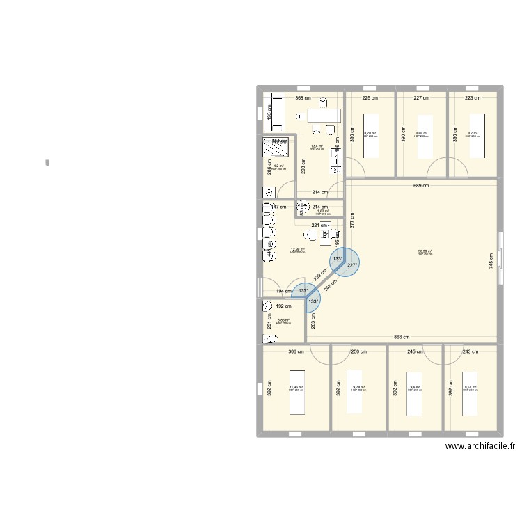 kine . Plan de 13 pièces et 160 m2