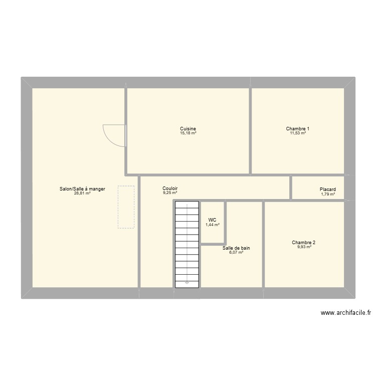 Maison papa. Plan de 8 pièces et 84 m2