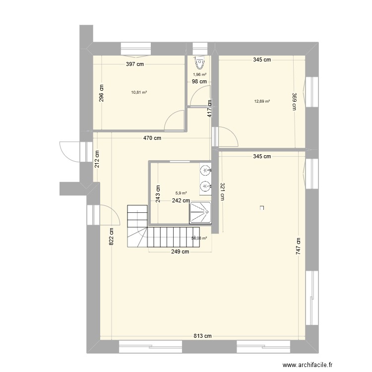 cotes interieures. Plan de 5 pièces et 96 m2