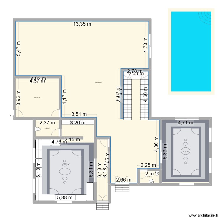 ttr. Plan de 7 pièces et 241 m2