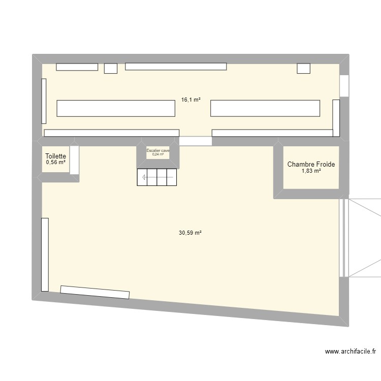 Magasin. Plan de 5 pièces et 49 m2