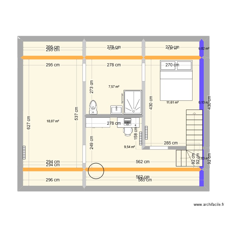 Combles. Plan de 11 pièces et 57 m2