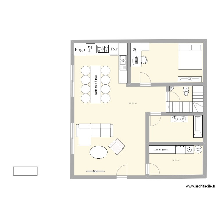 Maison. Plan de 2 pièces et 92 m2