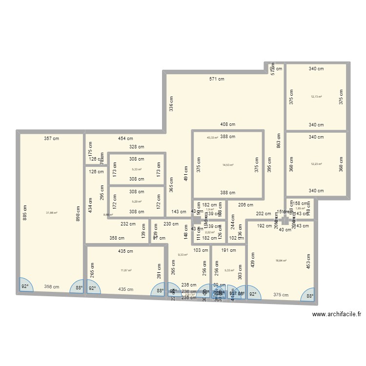 Local Here Metua. Plan de 17 pièces et 184 m2