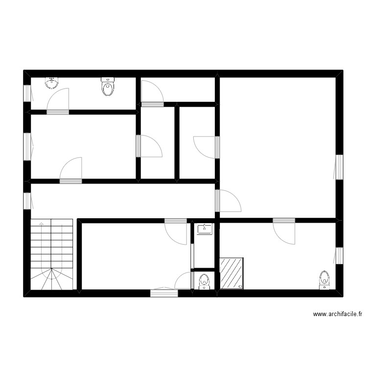 Etage. Plan de 7 pièces et 81 m2