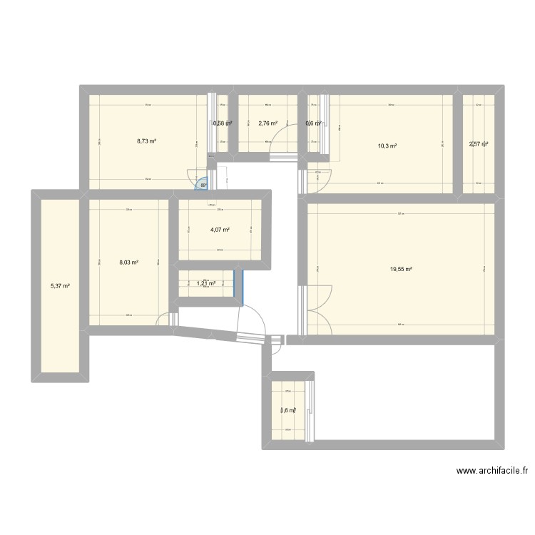 plan. Plan de 12 pièces et 65 m2