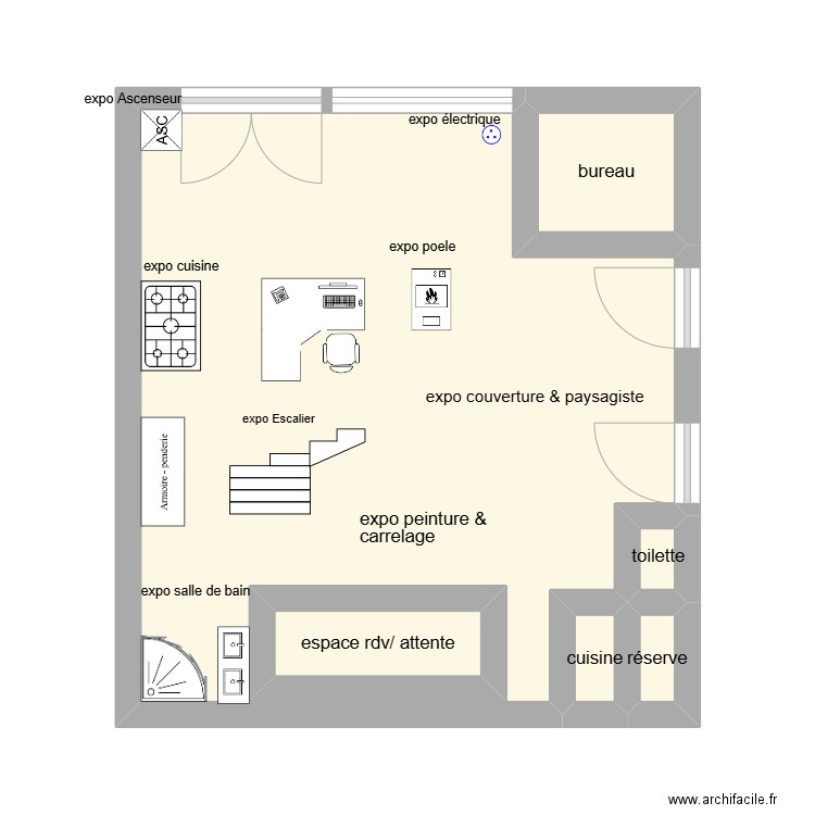 stage showroom. Plan de 6 pièces et 31 m2