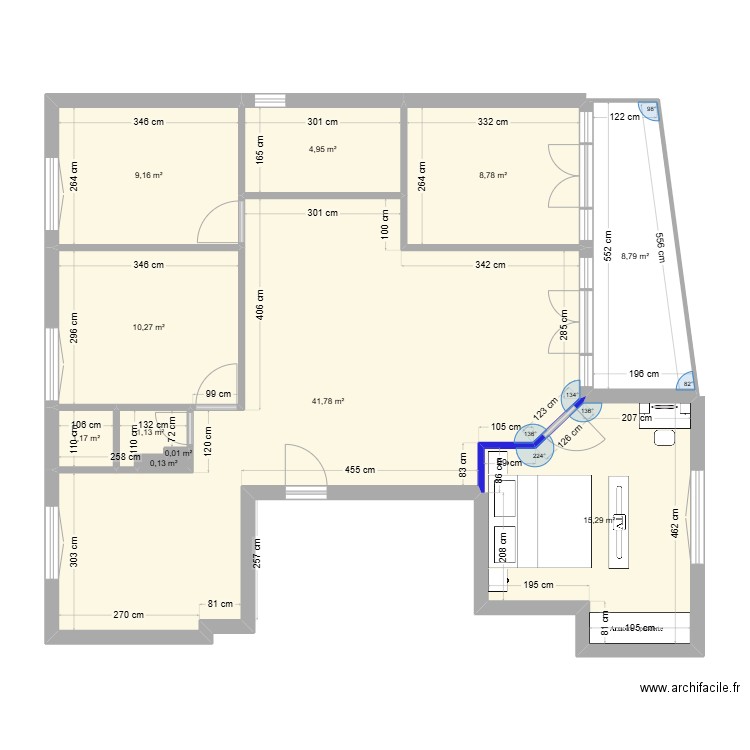 Appartement 94m2. Plan de 11 pièces et 101 m2