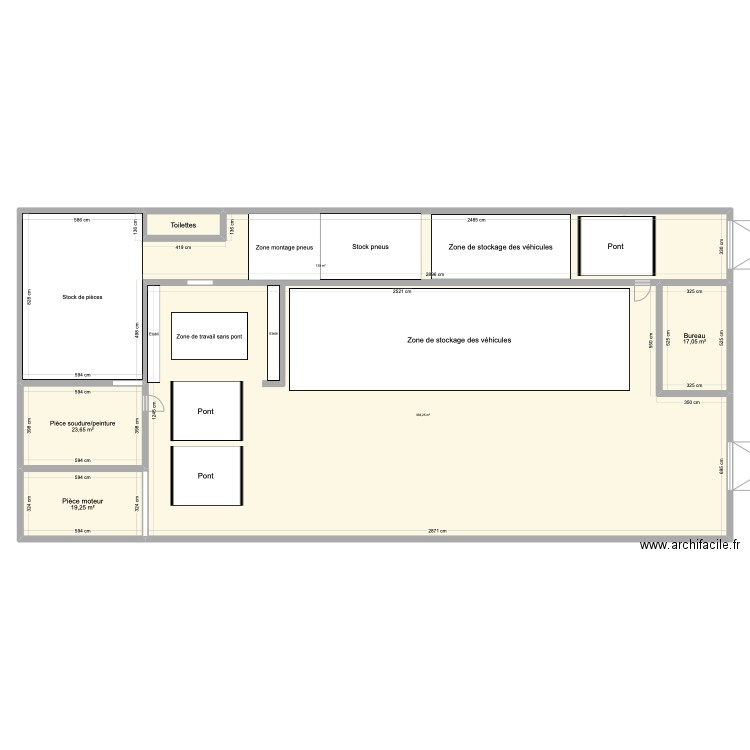 Atelier. Plan de 6 pièces et 541 m2