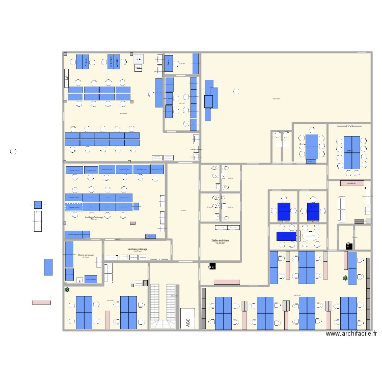 Espace réception option 4.1 (pas desk) au 14.02. Plan de 21 pièces et 685 m2