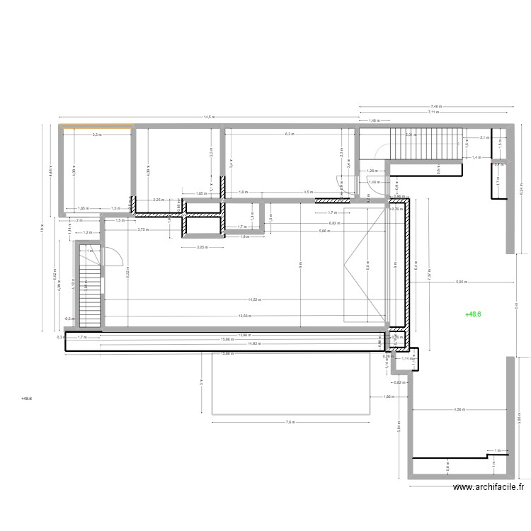 implantation sous sol mazurier sans amenagement et laine. Plan de 12 pièces et 173 m2