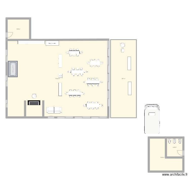 Salle château de Piote. Plan de 5 pièces et 253 m2