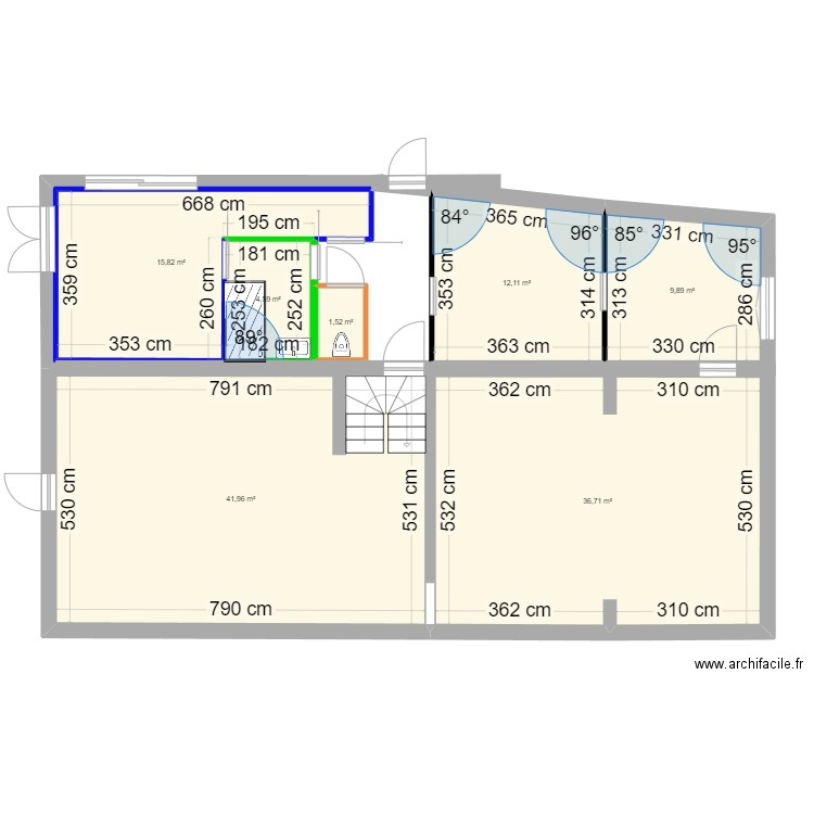 Arriere maison. Plan de 7 pièces et 123 m2