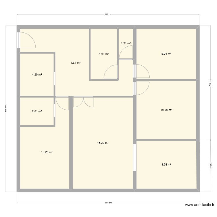 maison. Plan de 10 pièces et 79 m2