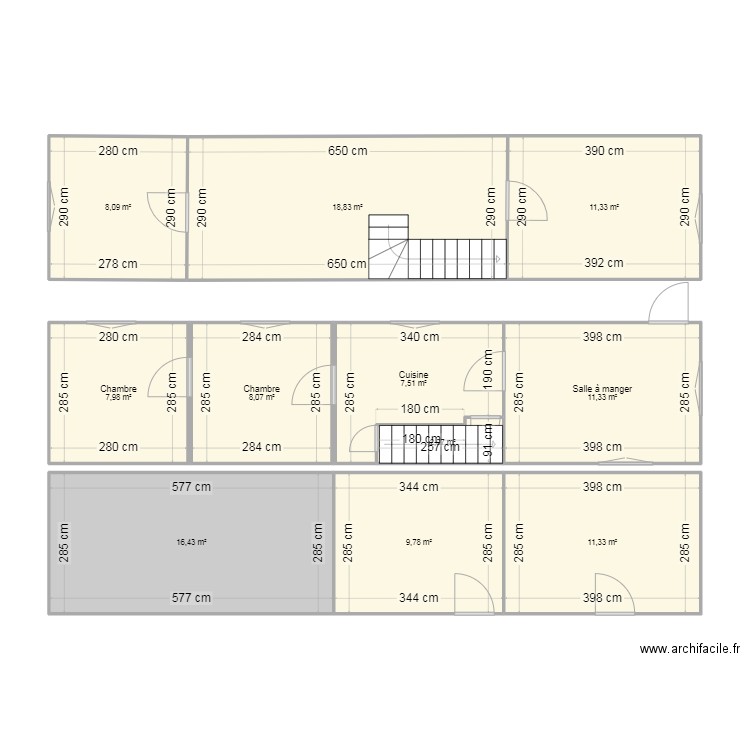 N°21 1er étage. Plan de 11 pièces et 113 m2