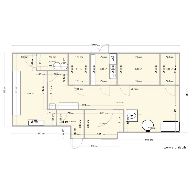 LABO 1.255. Plan de 9 pièces et 84 m2