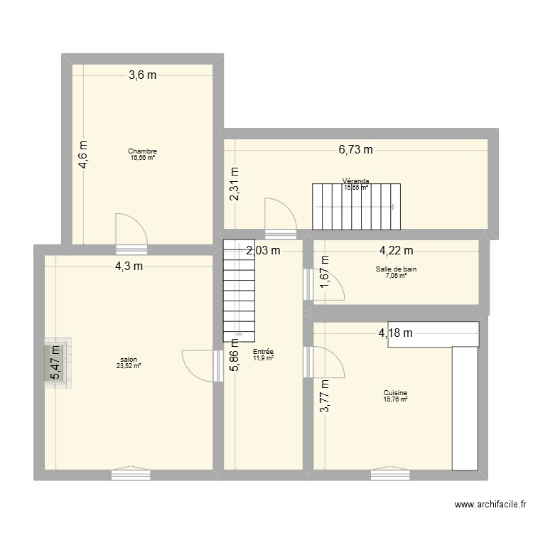 RDC LR. Plan de 6 pièces et 90 m2