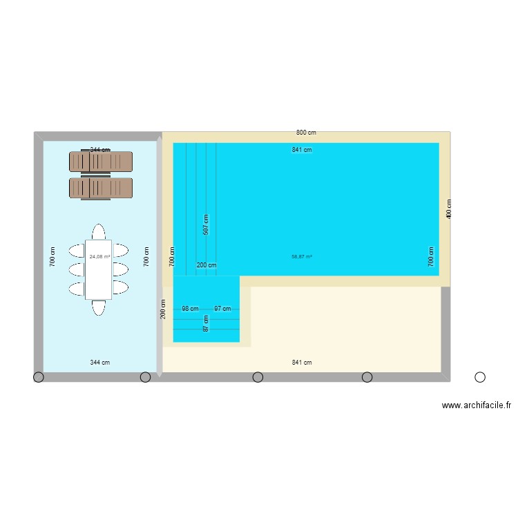 Piscine. Plan de 2 pièces et 83 m2