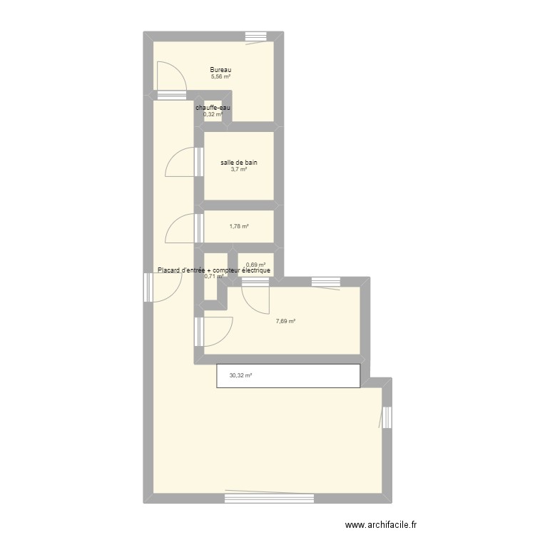 Appartement. Plan de 8 pièces et 51 m2